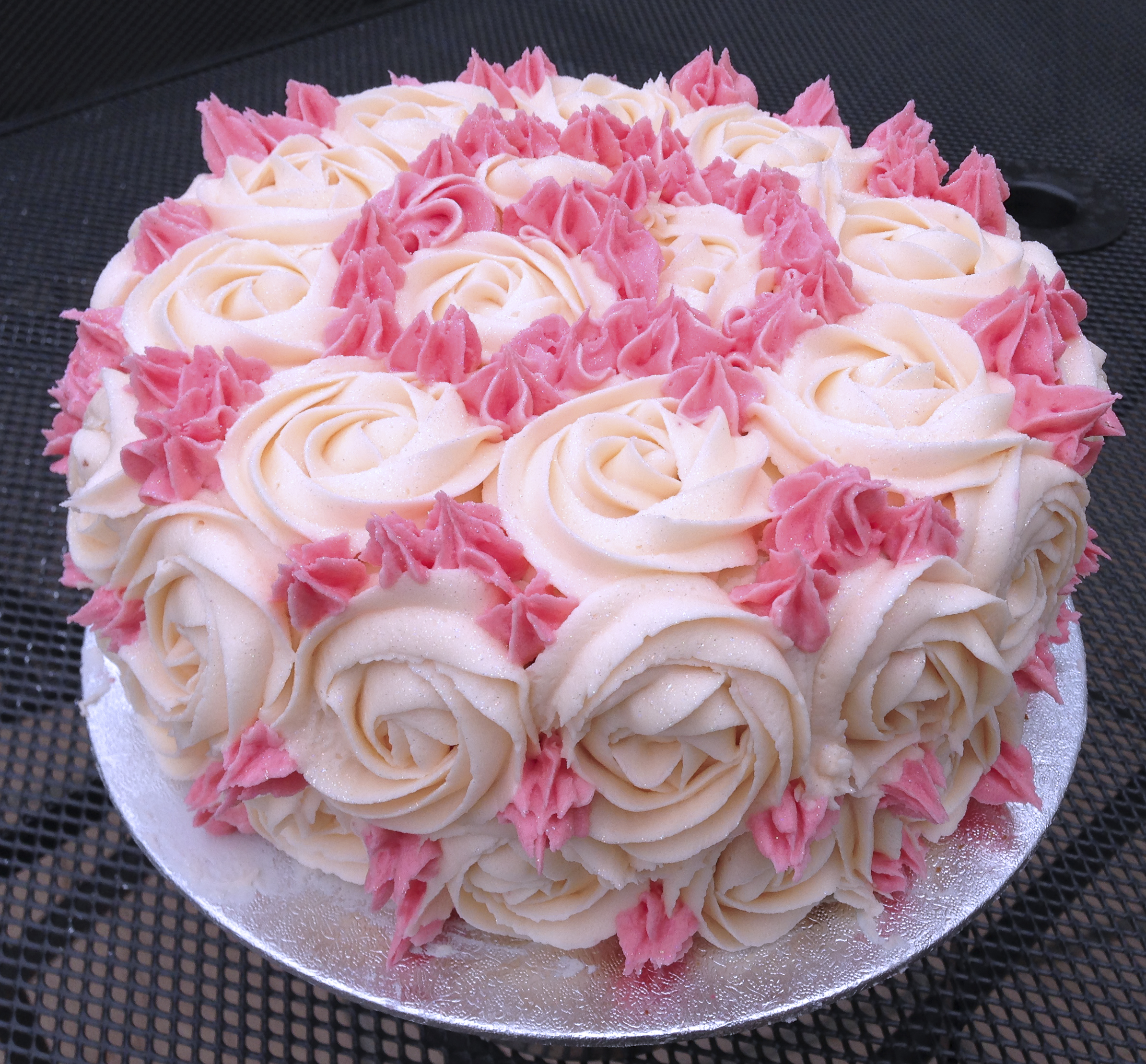 How To Decorate A Rose Cake